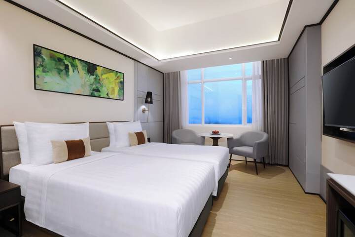 Room 15 of 50