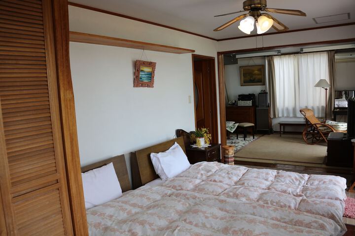 Room 4 of 35
