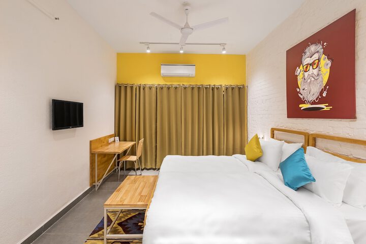 Room 13 of 34