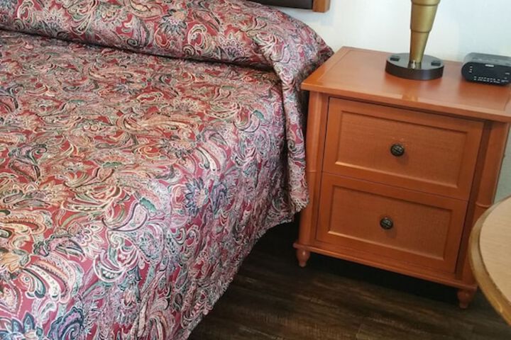 Room 8 of 37