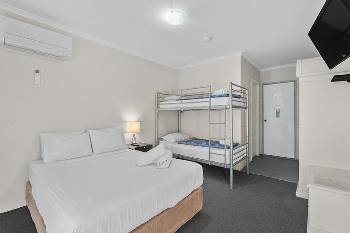 Room 55 of 110