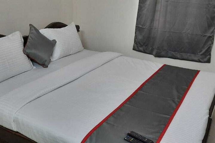 Room 1 of 1