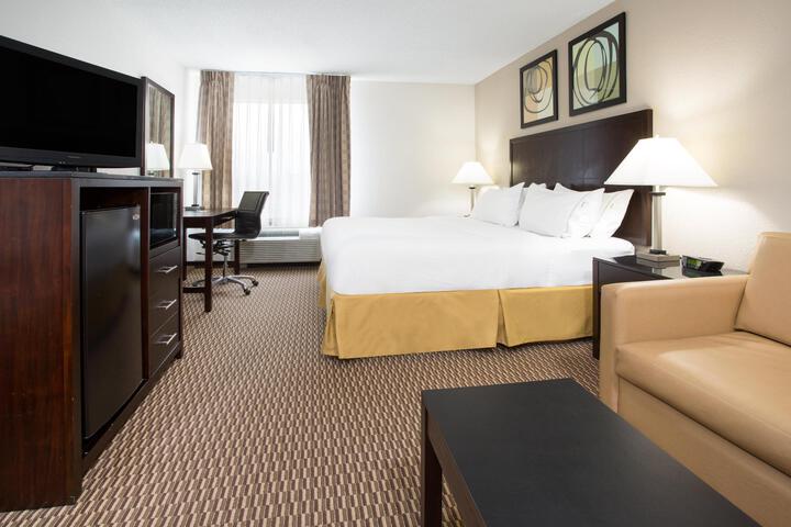 Standard Room, King or Two Doubles (1 of 2)