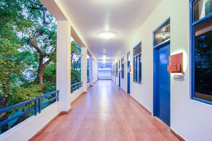 OYO 15518 HOTEL AMAR