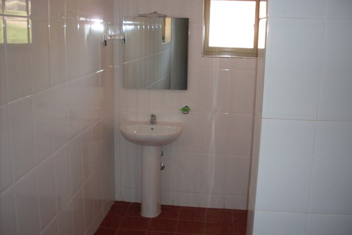 Room 10 of 33