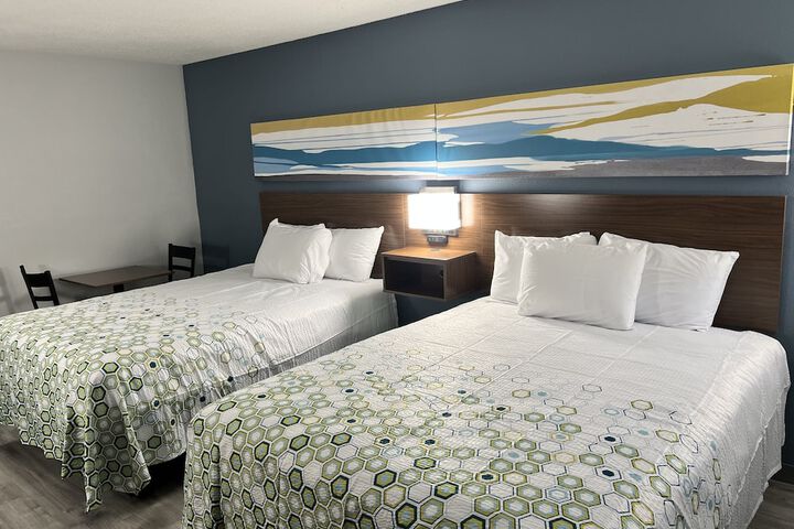 Studio 2 Queen Beds (6 of 6)