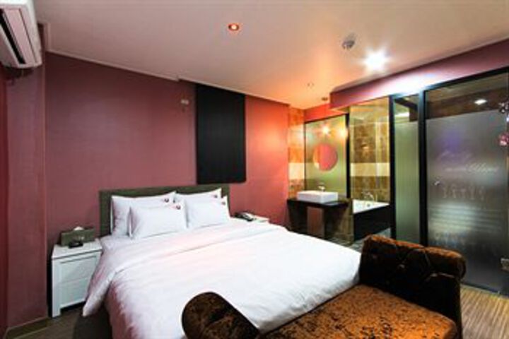 Room 19 of 22