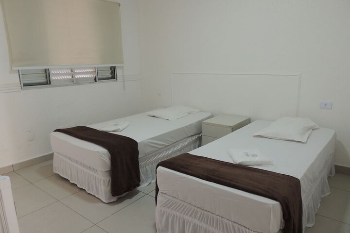 Room 8 of 107