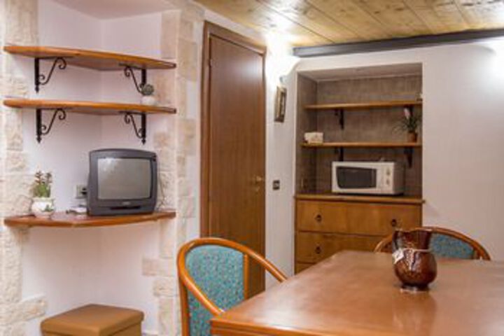 Room 72 of 160