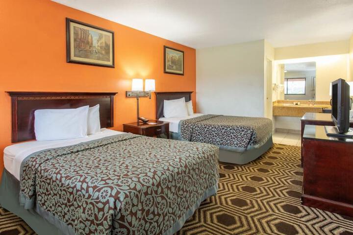 Double Accessible King Size Bed (6 of 7)