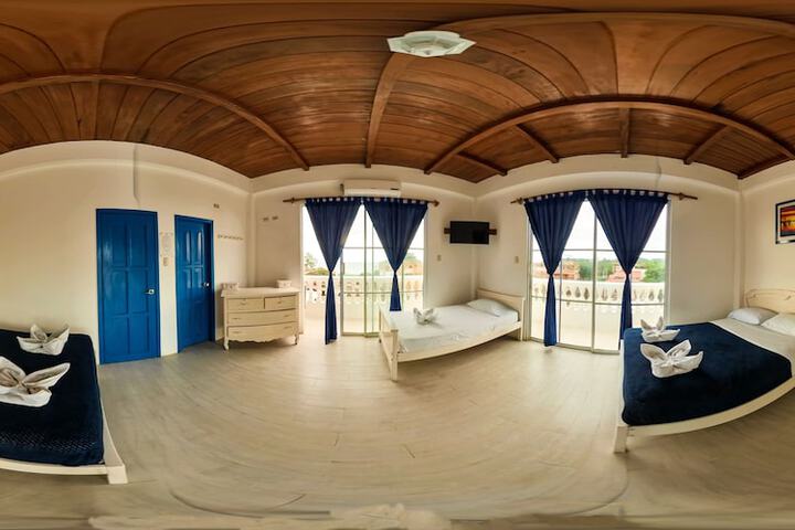 Room 7 of 16
