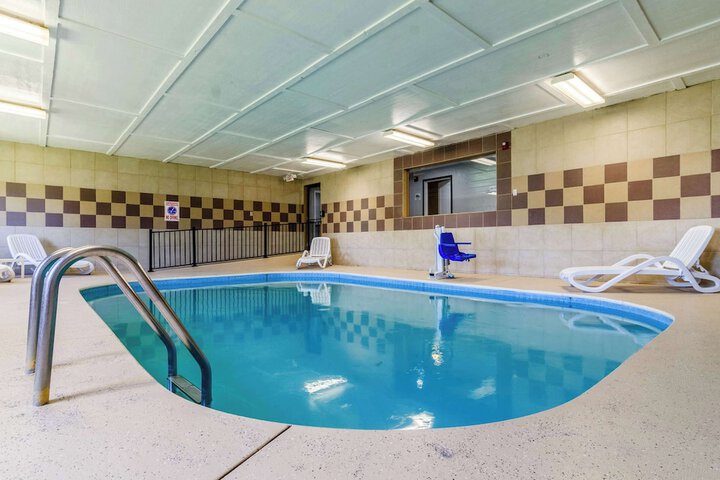 Pool 26 of 37