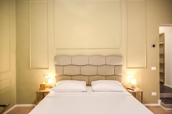 Room 16 of 39