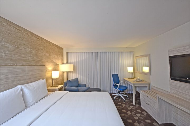 Room 14 of 42