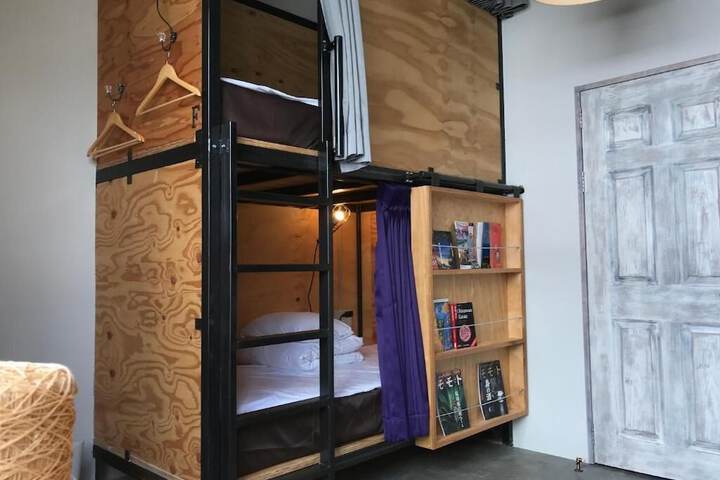 Room 18 of 74