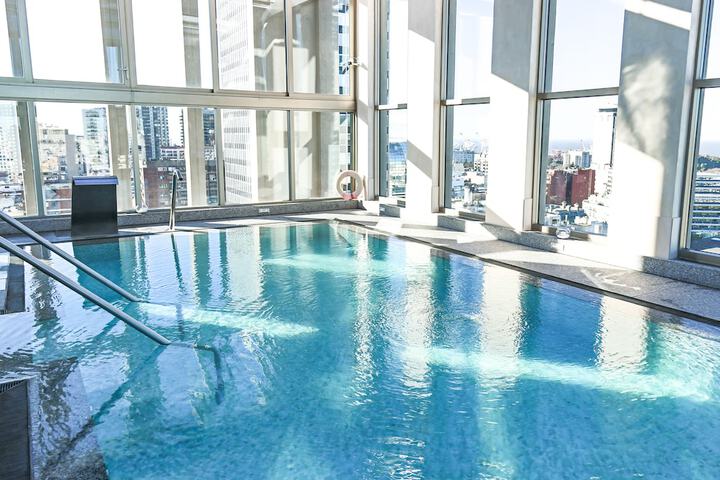 Pool Hotel