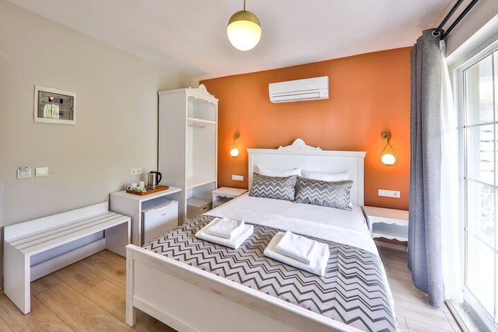 Room 8 of 23