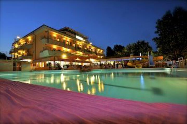 Hotel Serenissima Village