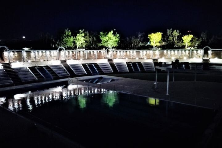 Hotel with Pool