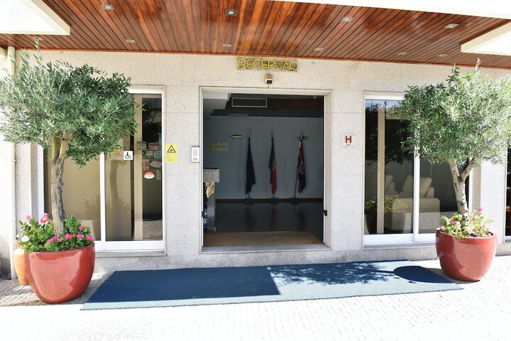 Concierge desk