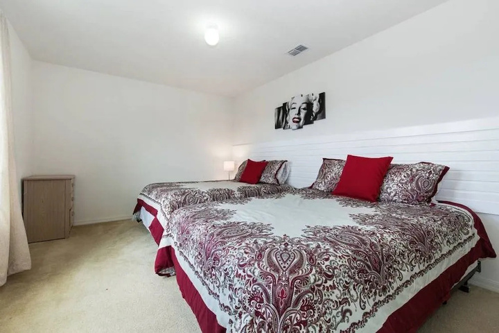 Room 5 of 22
