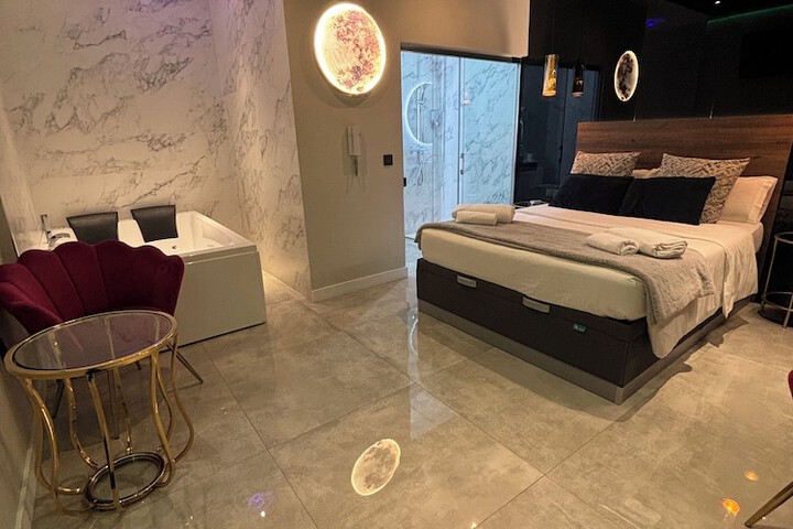Room 21 of 68