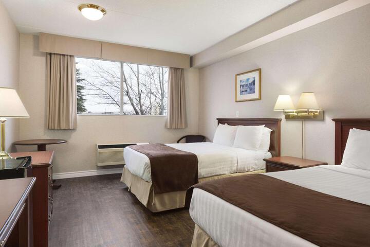 2 Double Beds (4 of 4)