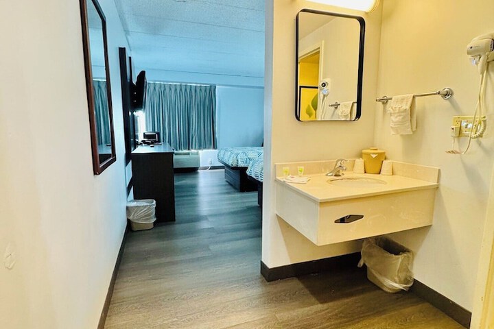 Room 43 of 91