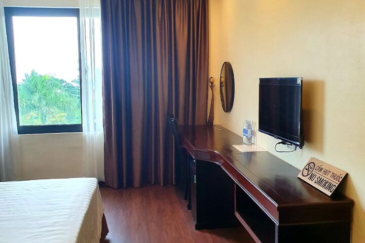 Room 10 of 99