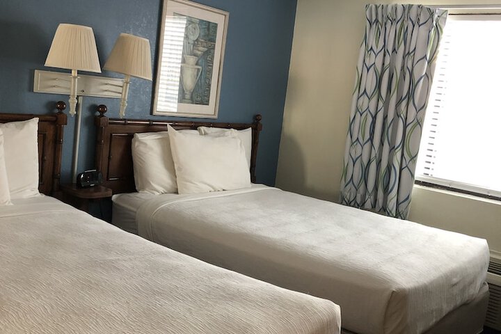 Room 13 of 37