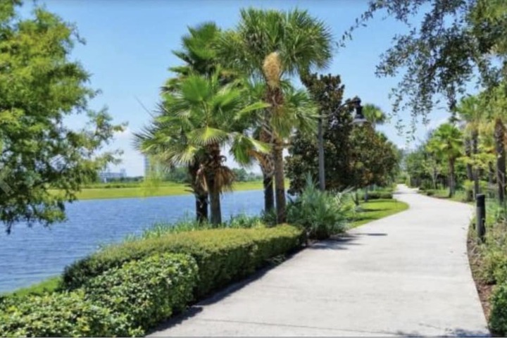 Hotel Exterior 95 of 118