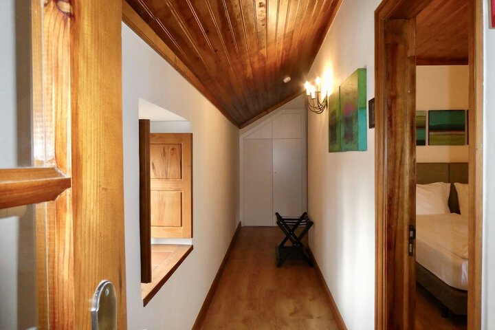 Room 9 of 61