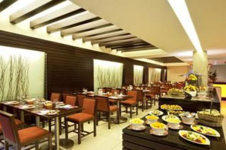 Dining 54 of 56