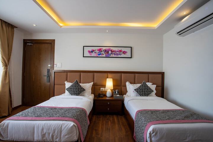 Room 11 of 25