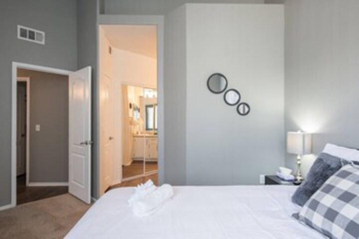 Room 35 of 47