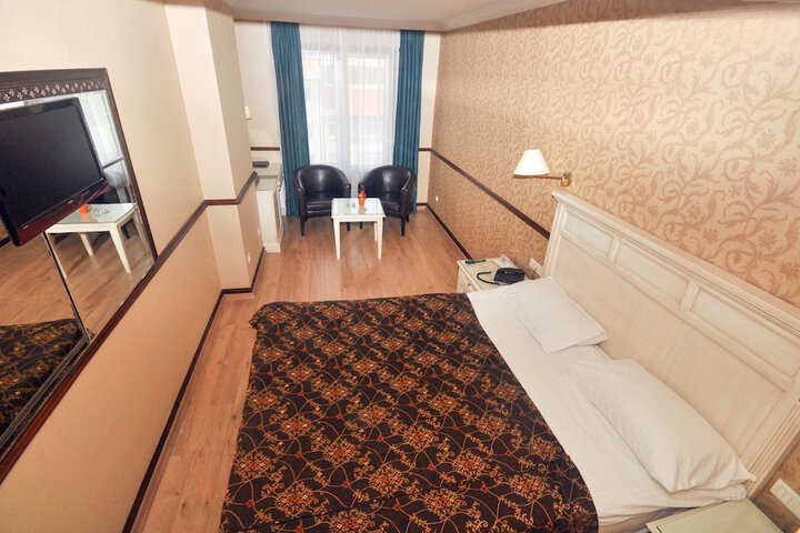 Room 82 of 114