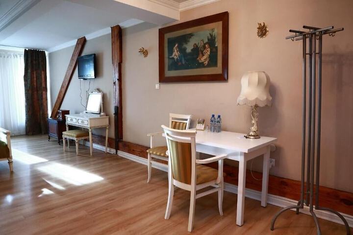 Room 5 of 51