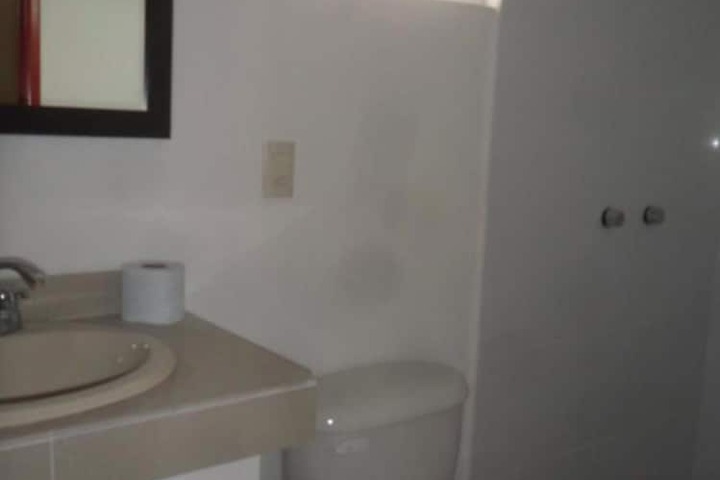 Room 13 of 37