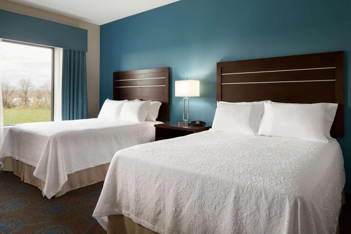 2 Queen Beds (2 of 10)