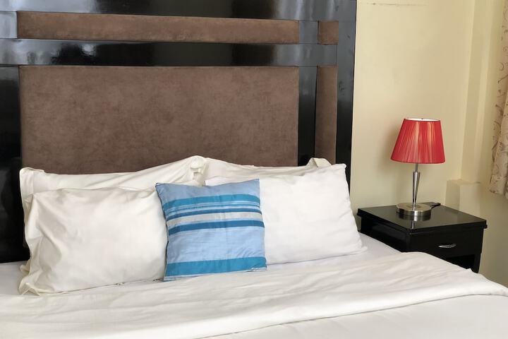 Room 8 of 27