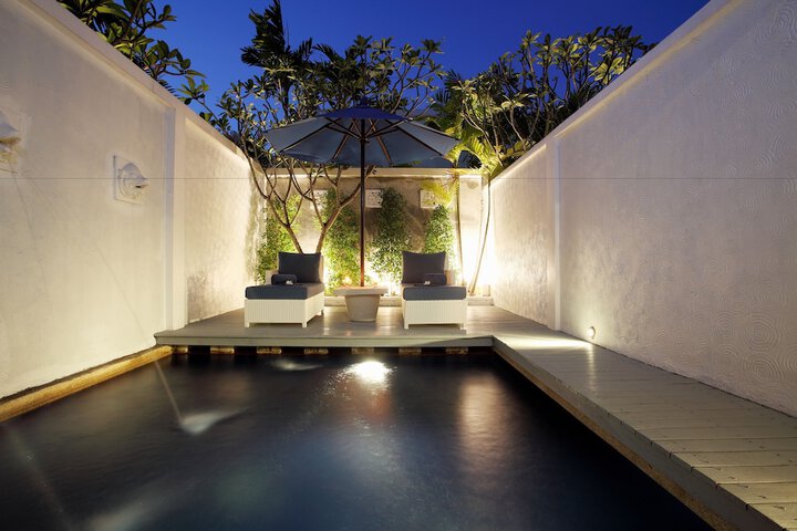 Pool 79 of 166