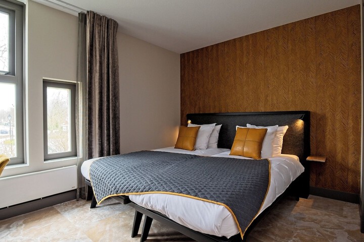 Room 52 of 110