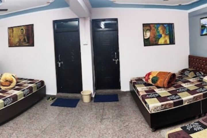 Room 6 of 19