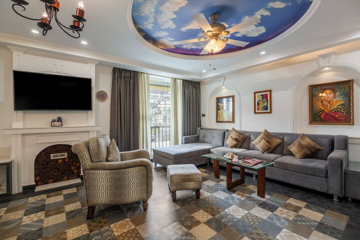 Room 5 of 28