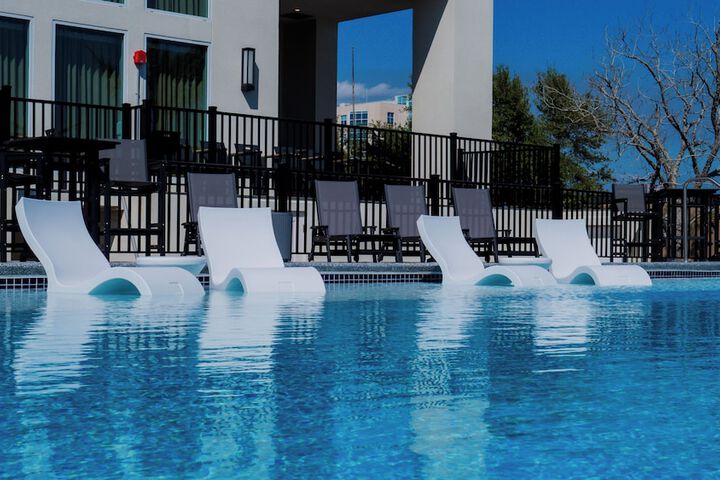 Pool image of The Markham Hotel