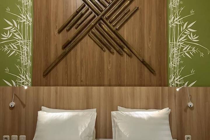 Room 40 of 85