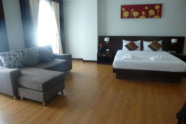 Room 12 of 26