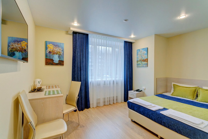Room 2 of 8