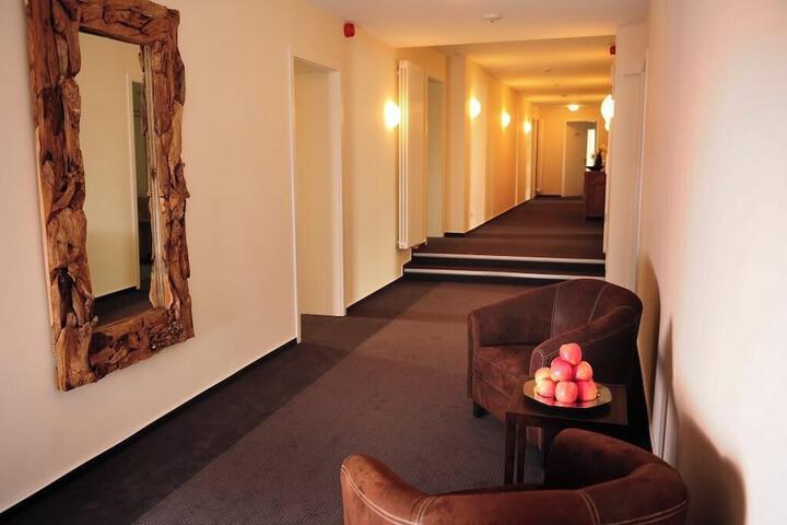 Ballroom/Hall 10 of 11
