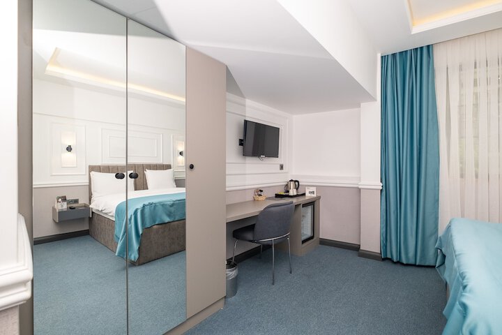 Room 17 of 49